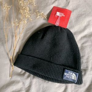 NWT The North Face Beanie ✨